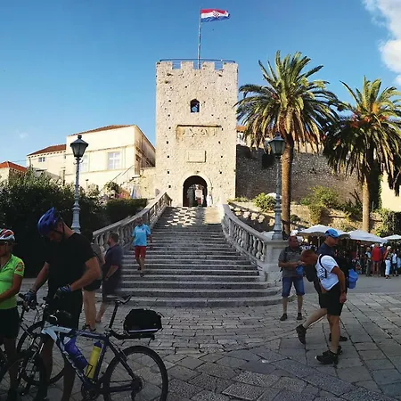 4 Bedroom Gorgeous In Korcula Feriehus