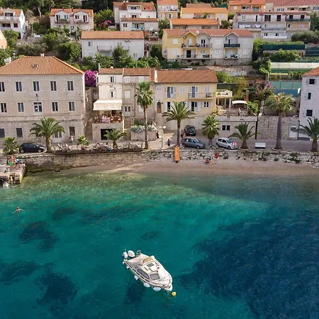 4 Bedroom Gorgeous In Korcula Babina