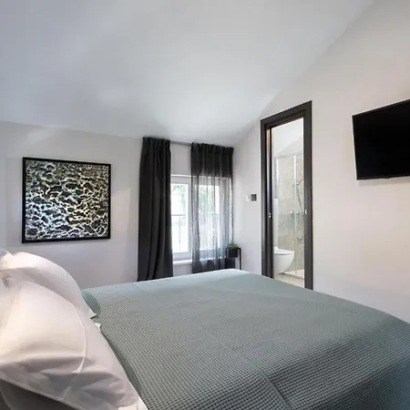 4 Bedroom Gorgeous In Korcula בית נופש *